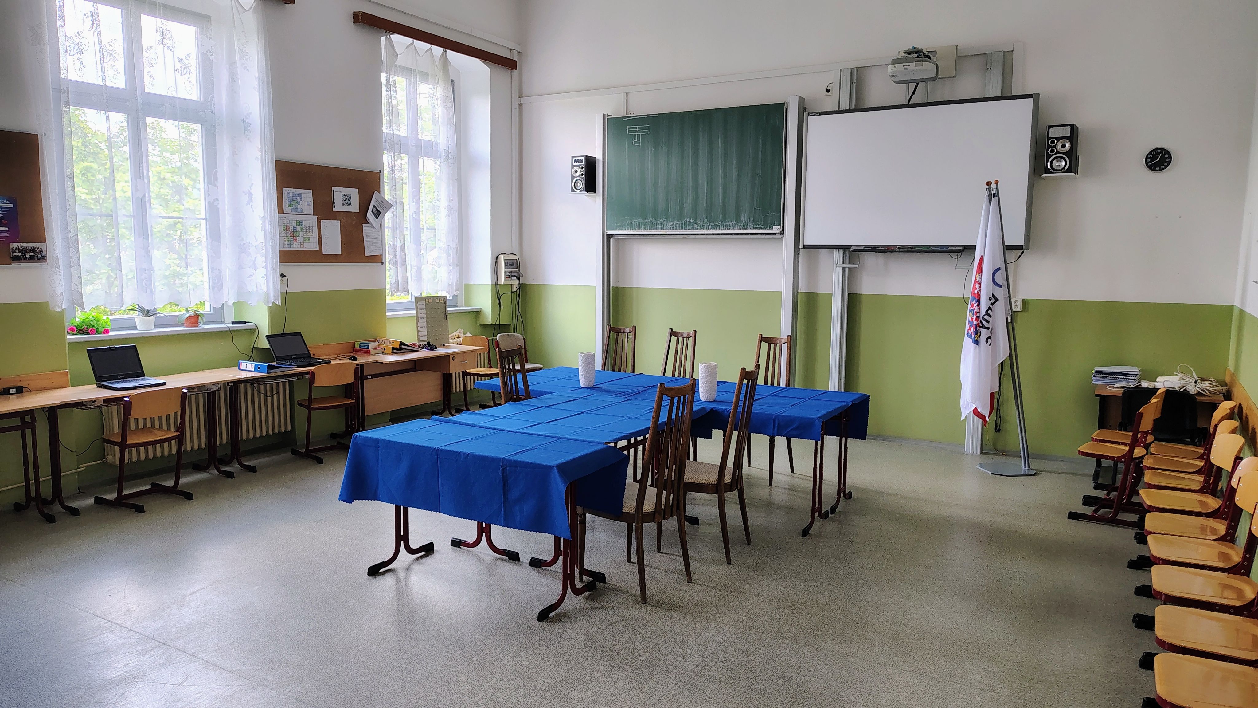 Místnost pro maturitní zkoušku